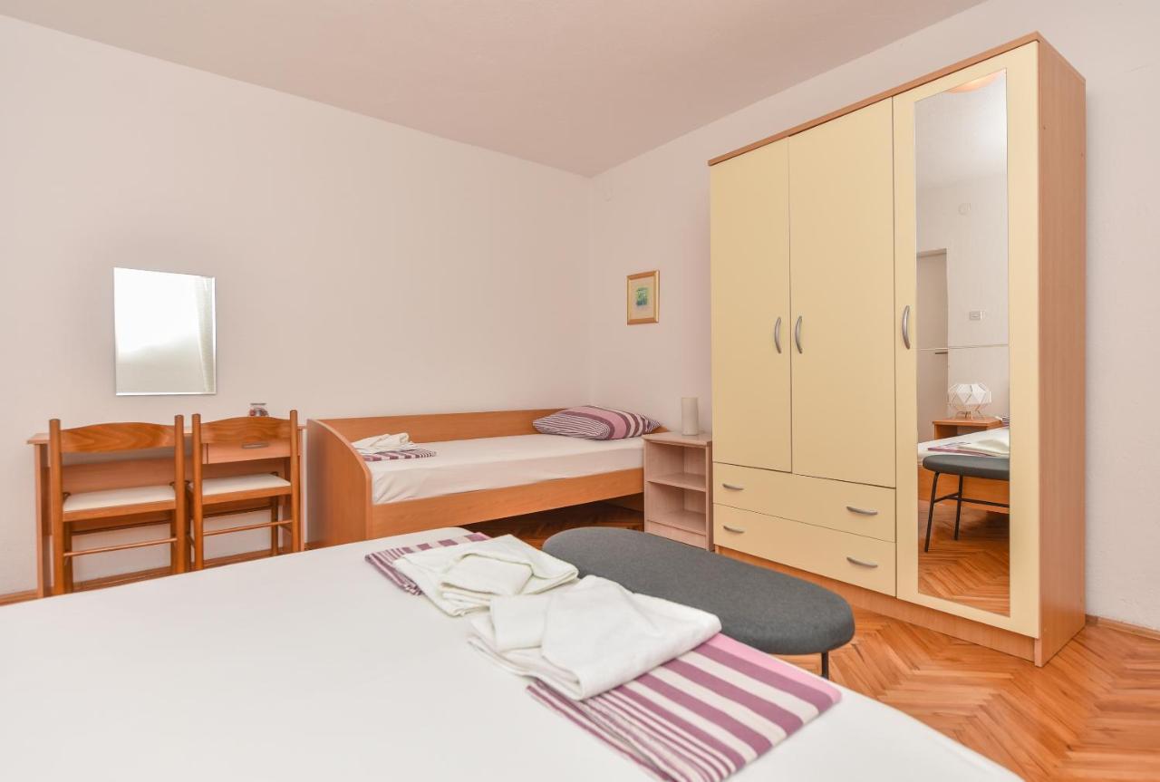 Apartments Marsela Tucepi Bagian luar foto