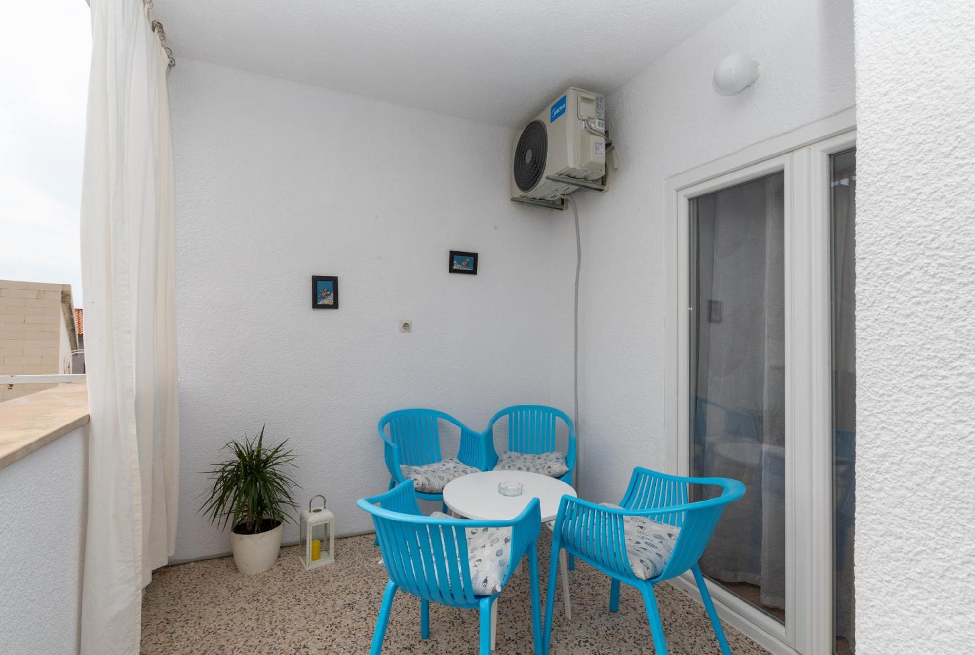 Apartments Marsela Tucepi Bagian luar foto