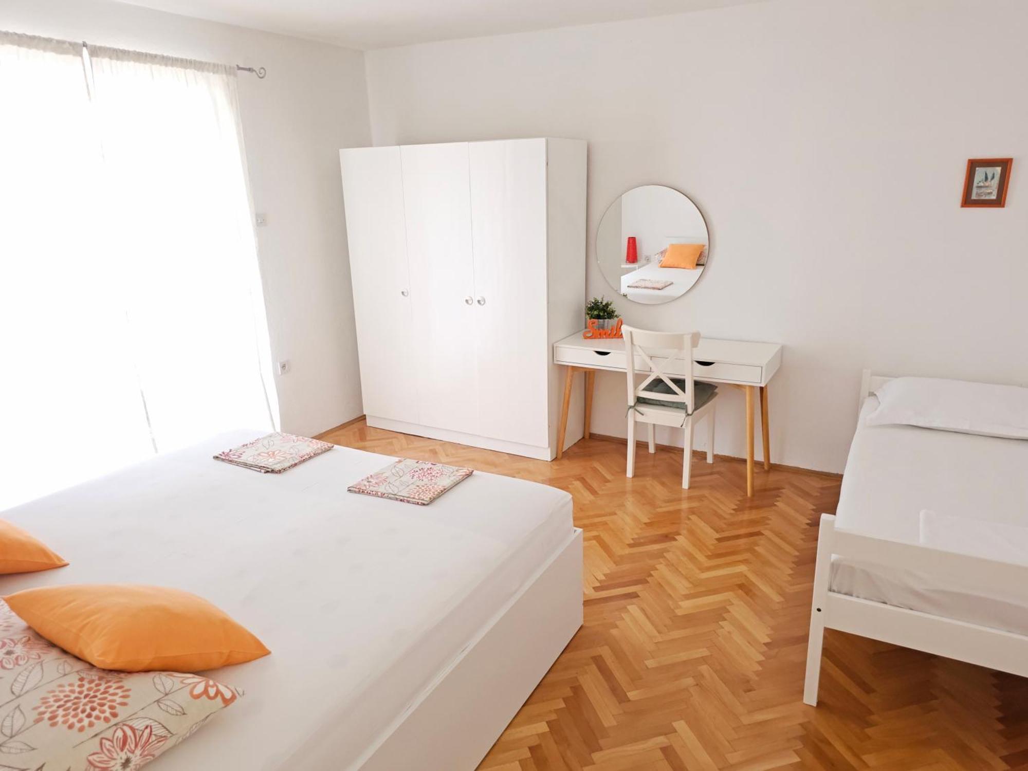 Apartments Marsela Tucepi Bagian luar foto